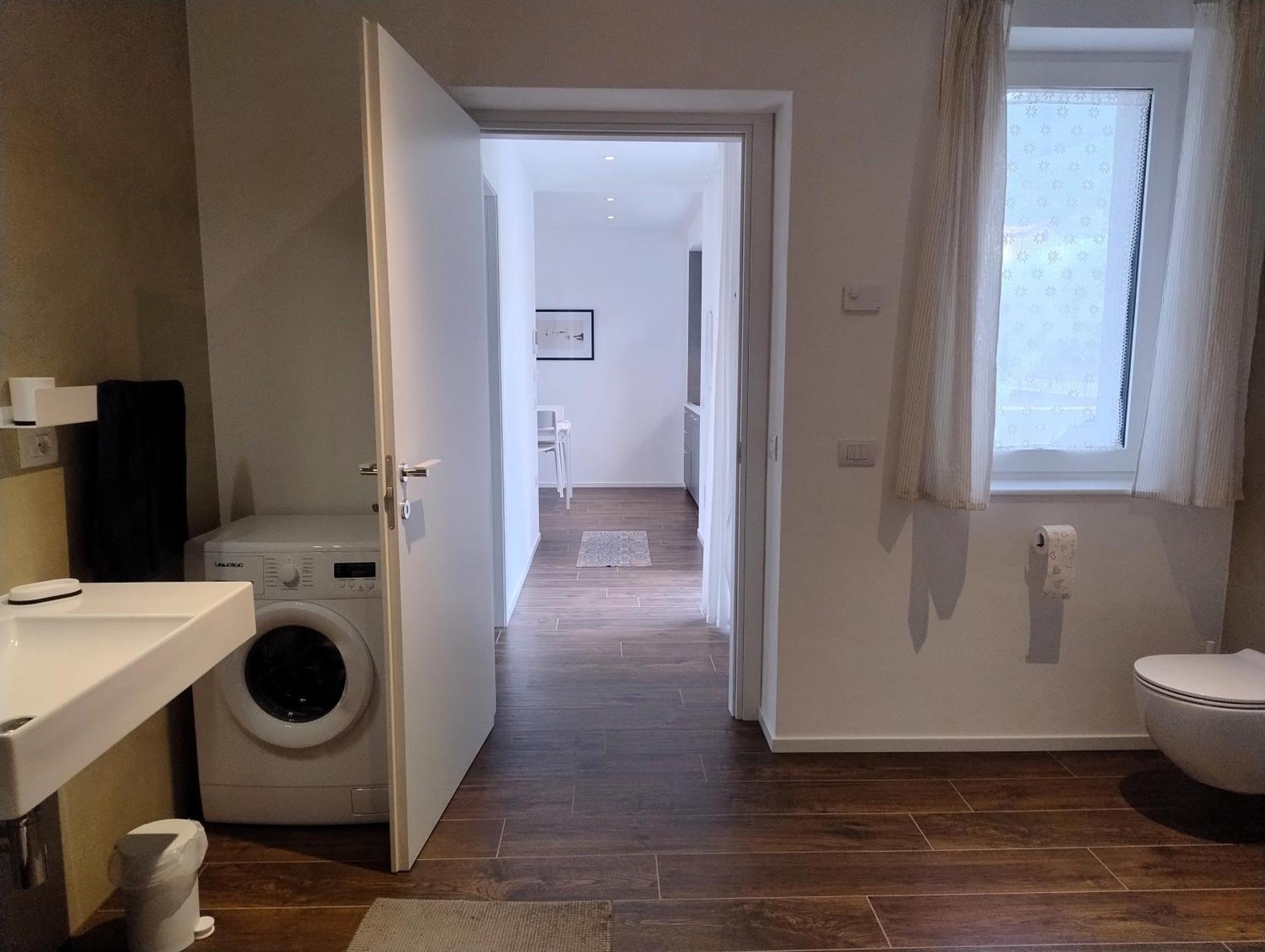Active Wind Apartment Riva del Garda Luaran gambar