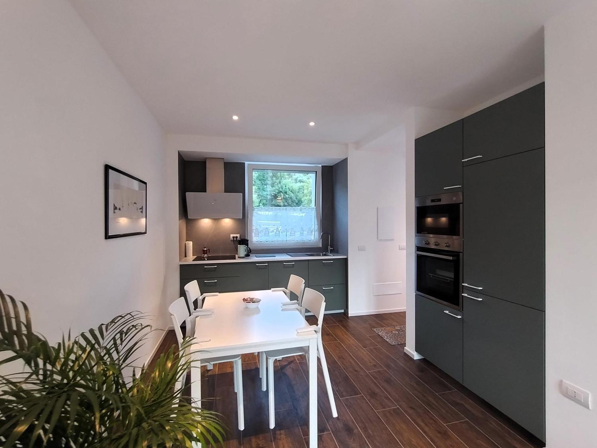 Active Wind Apartment Riva del Garda Luaran gambar